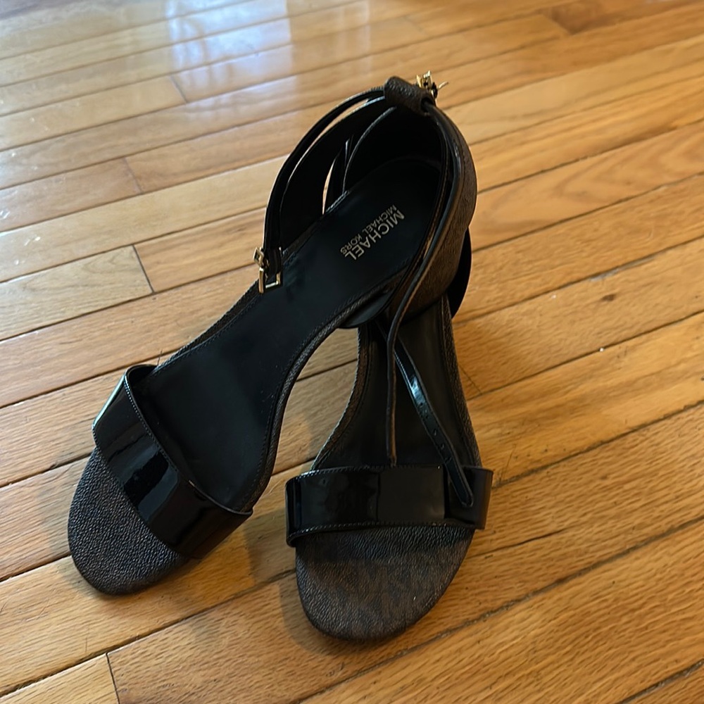 Michael Kors block heel ankle strap sandals size 9